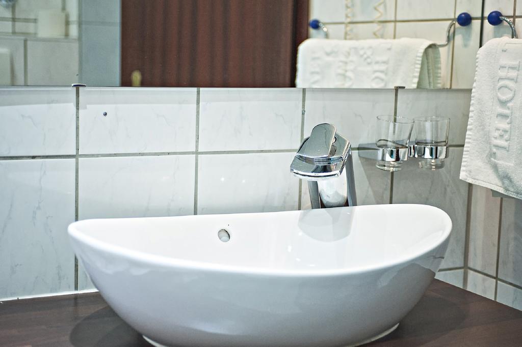 Ravel International Hotel Offenbach am Main Room photo