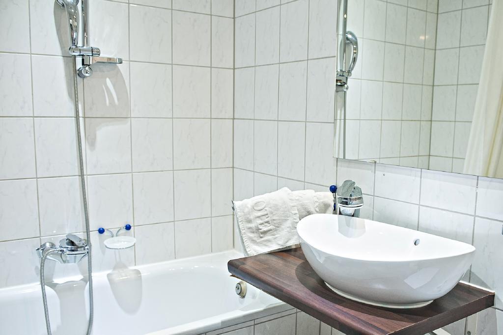 Ravel International Hotel Offenbach am Main Room photo